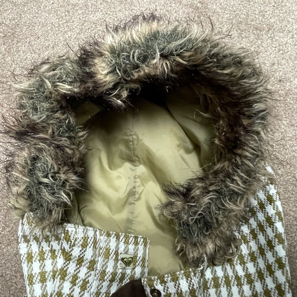 Roxy Snowboarding Coat - Size Medium - Picture 9 of 13